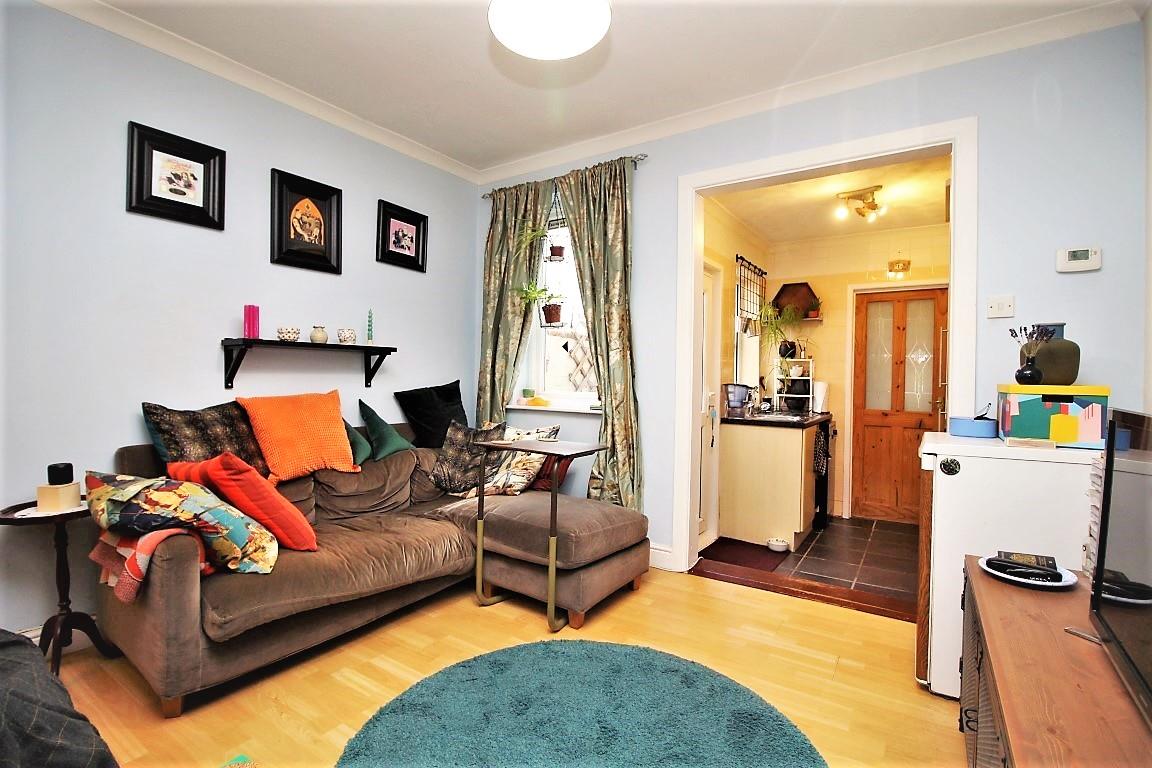 2 bed property in Belmont Road, Reading